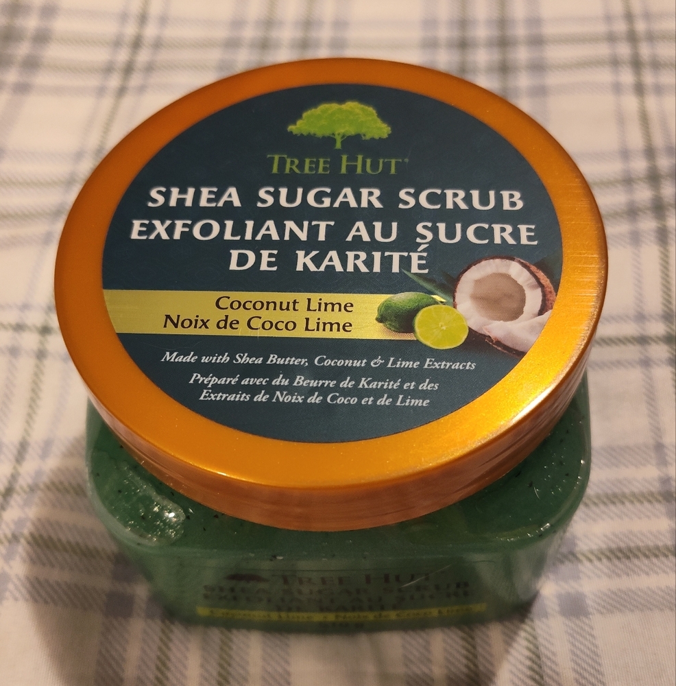 NEW! Tree Hut Coconut Lime Body Scrub (510g)